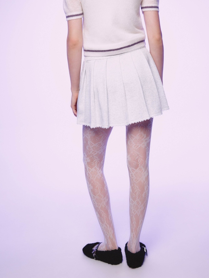 мини юбка со складками из линейки  young из россии вид сбоку