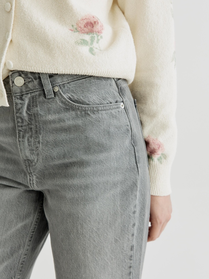 джинсы клеш со средней посадкой из россии вид сбоку