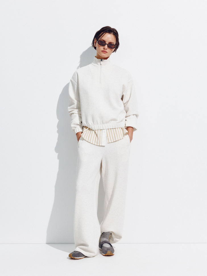 модаловые брюки с регулируемыми затяжками по низу из модала спереди