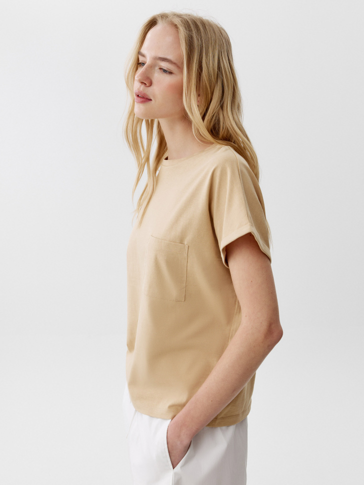 футболка оверсайз с карманом из россии вид сбоку