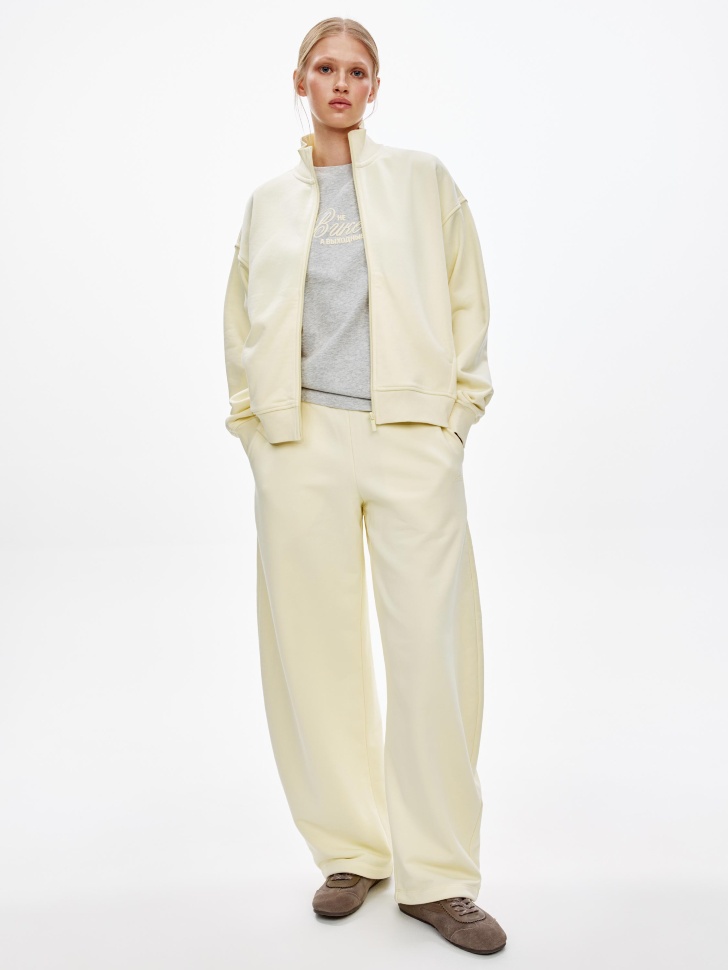 футболка с принтом из коллекции  x яндекс путешествия из хлопка спереди