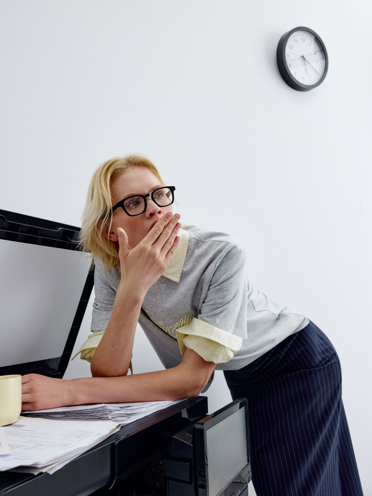 футболка с принтом из коллекции  x яндекс путешествия для взрослого возраста с изнаночной стороны