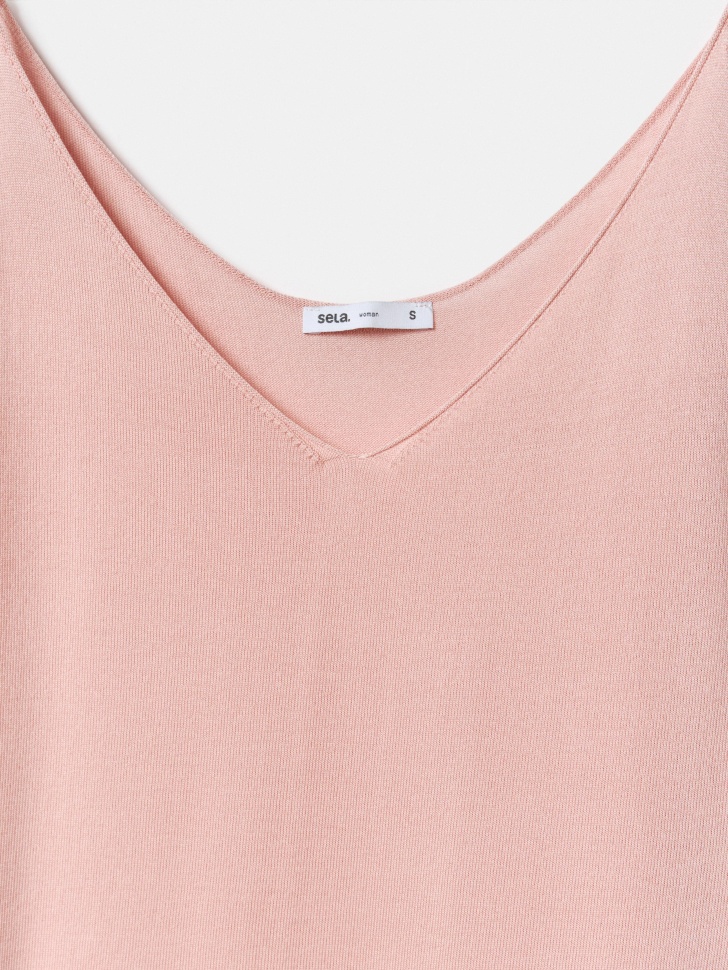 вязаный топ из смесового лиоцелла с содержанием шелка от бренда sela вид слева
