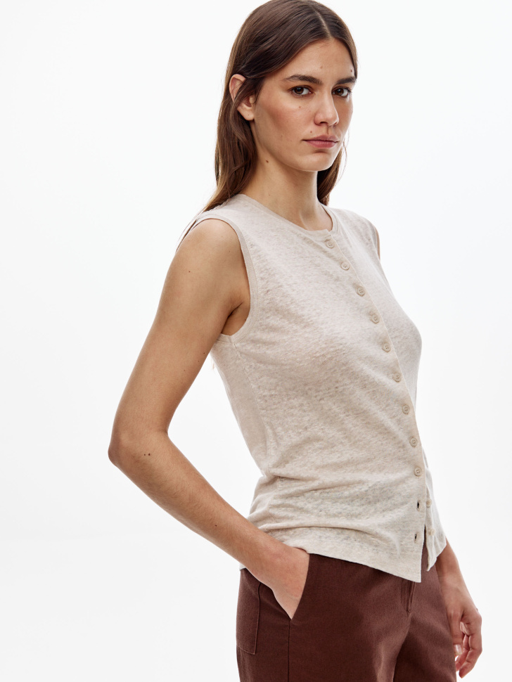 топ на пуговицах из льна по цене 2999 руб вид справа