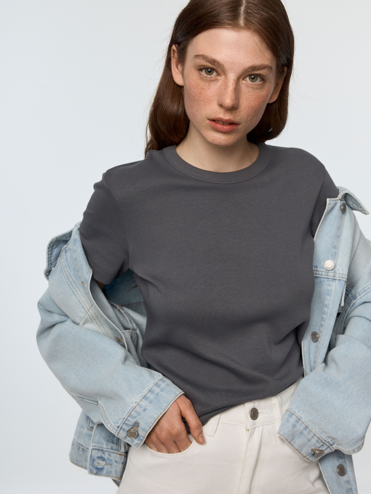 

Футболка KIRA SLIM FIT