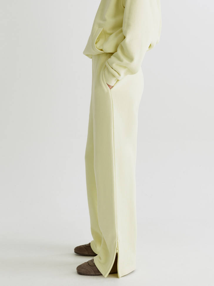 прямые брюки из футера по цене 3299 руб вид справа