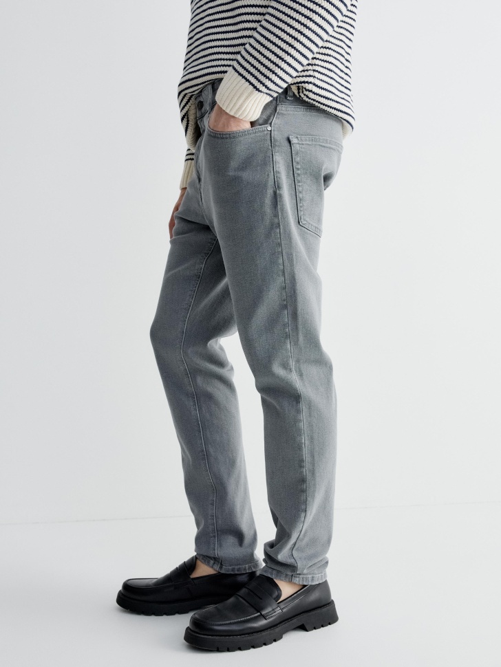 зауженные джинсы со средней посадкой по цене 3799 руб вид справа