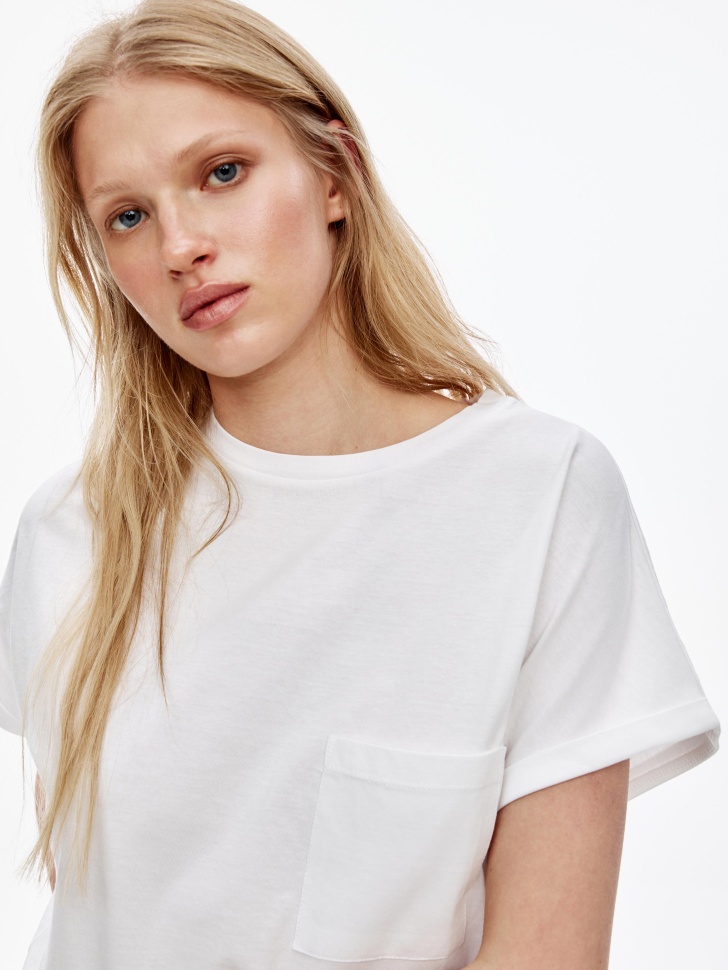 футболка оверсайз с карманом из россии вид сбоку