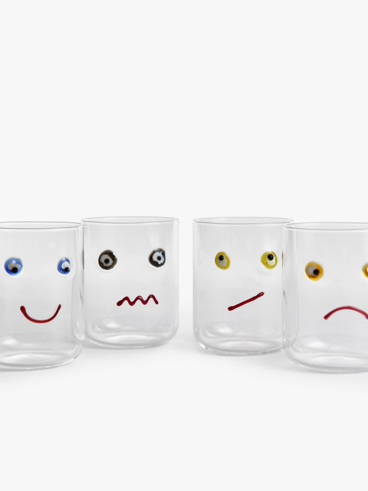 стакан из стекла с декором от бренда sela вид слева