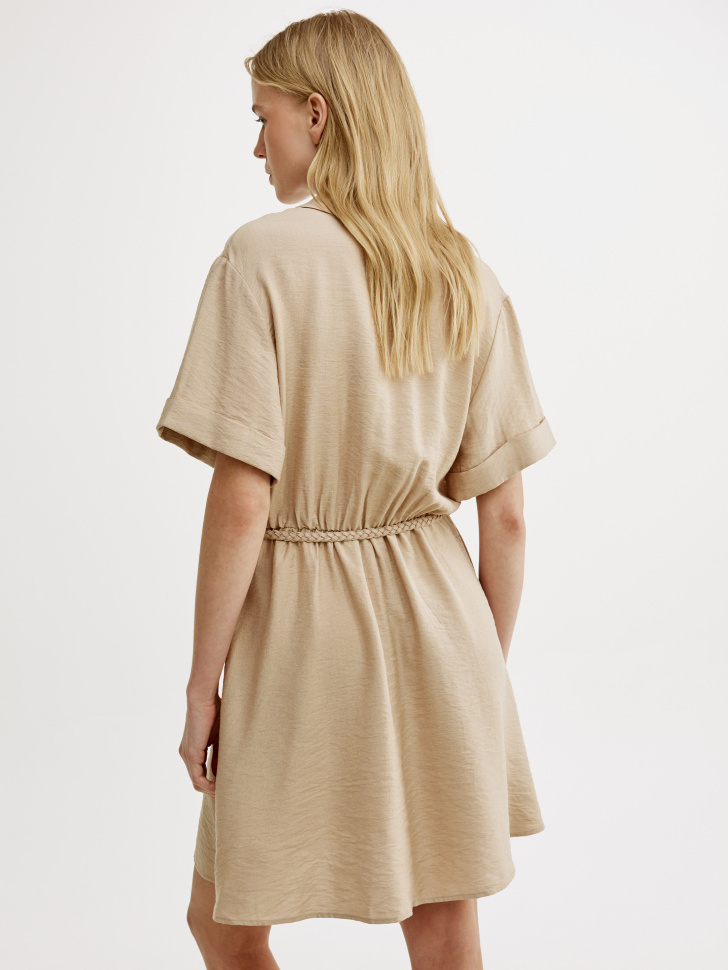 платье-рубашка из жатой смесовой вискозы по цене 3799 руб вид справа