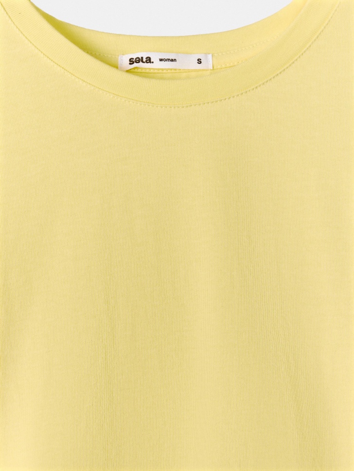 футболка оверсайз с разрезами от бренда sela вид слева