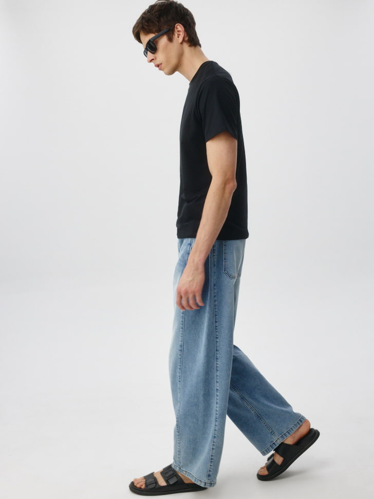 футболка slim fit базовая по цене 1299 руб вид справа