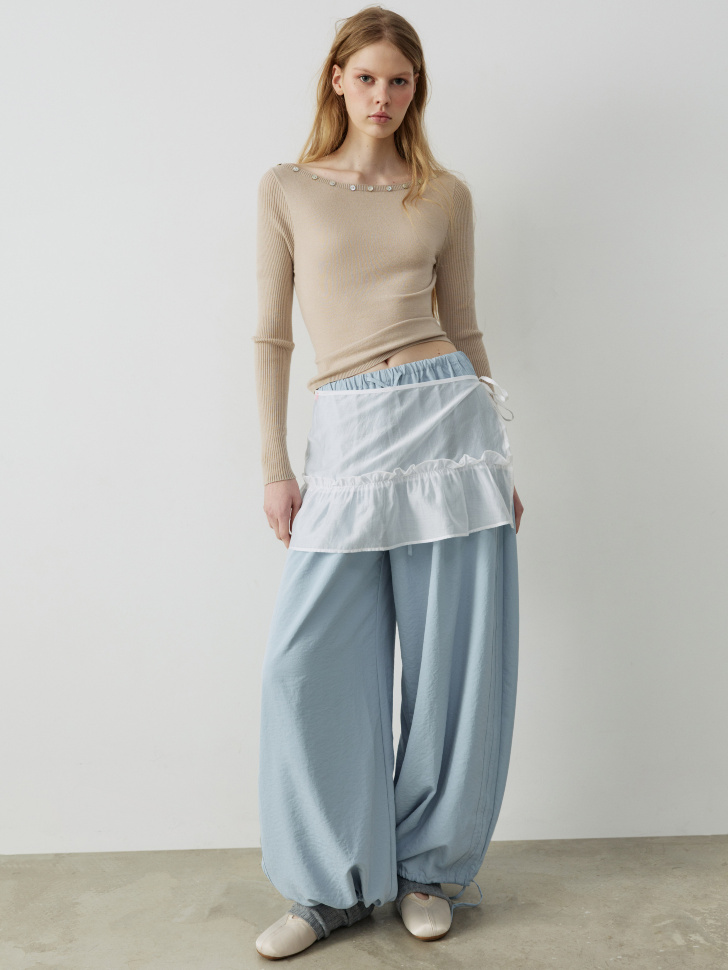 вязаный джемпер с содержанием шерсти из линейки  young от бренда sela вид слева