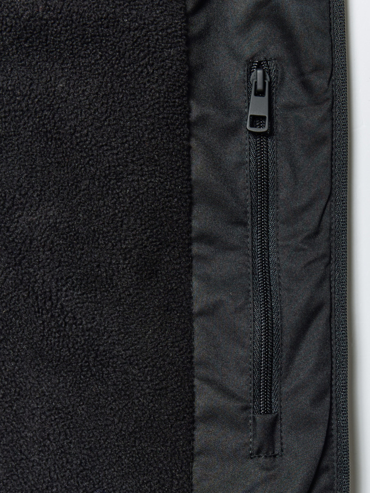 утепленный жилет с флисовой подкладкой по цене 3999 руб вид справа