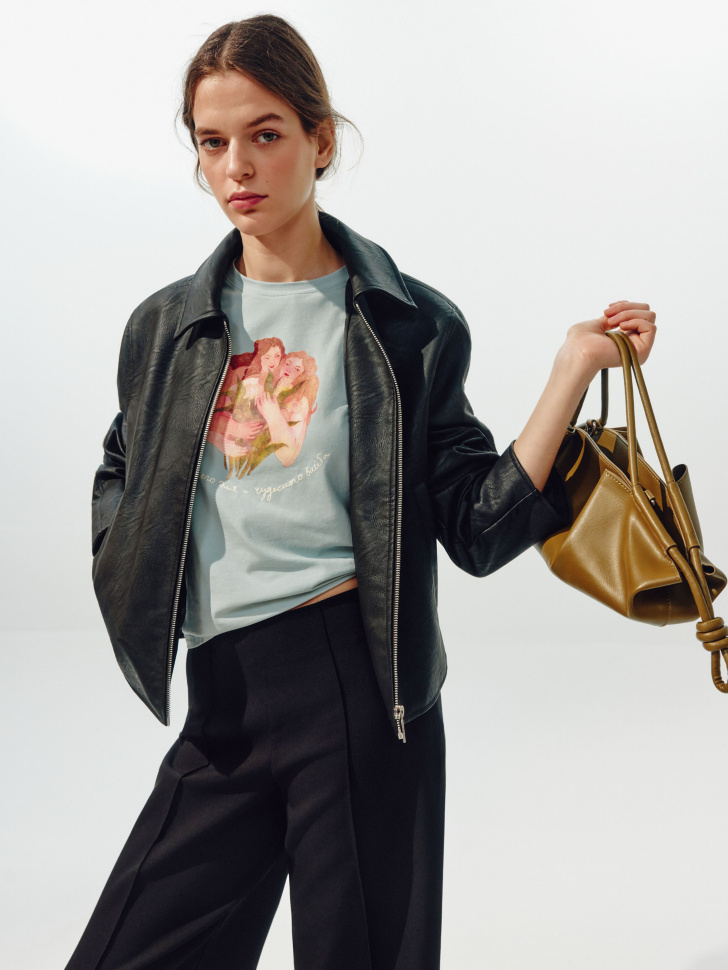 футболка из коллекции art people с анастасией рыбаковой из россии вид сбоку