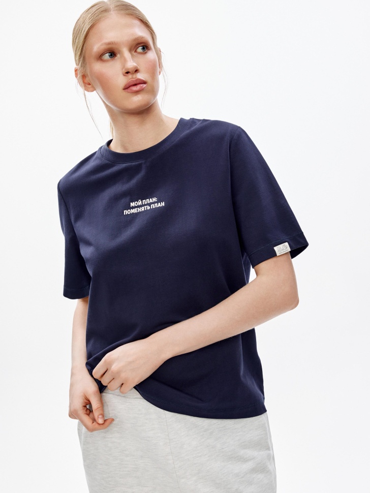 футболка с принтом из коллекции  x яндекс путешествия из россии вид сбоку