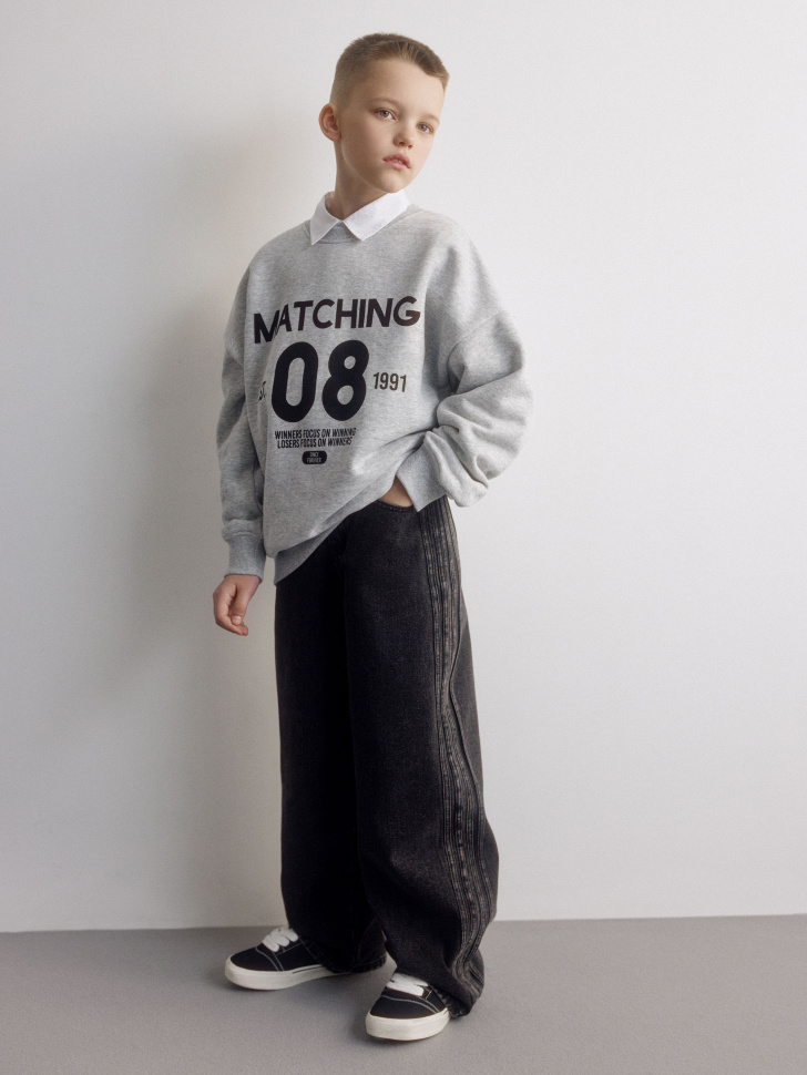 свитшот с принтом для мальчиков от бренда sela вид слева