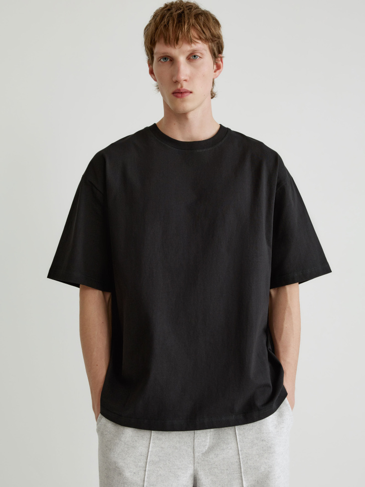 базовая футболка max oversize fit из россии вид сбоку