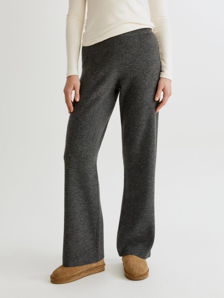 вязаные брюки с содержанием шерсти от бренда sela вид слева