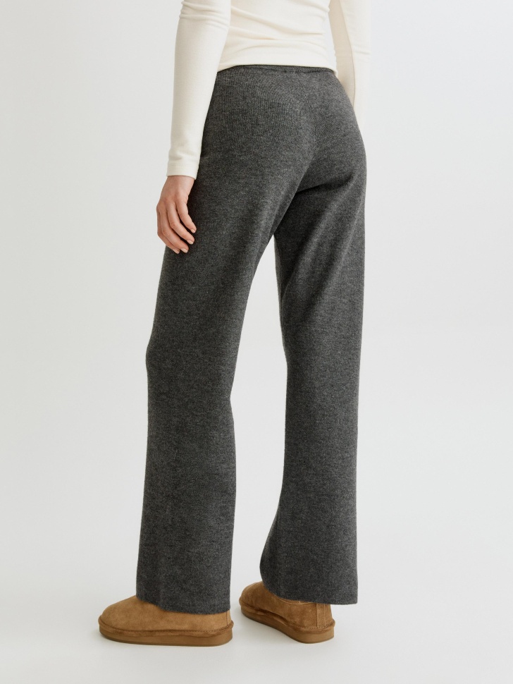 вязаные брюки с содержанием шерсти по цене 3599 руб вид справа