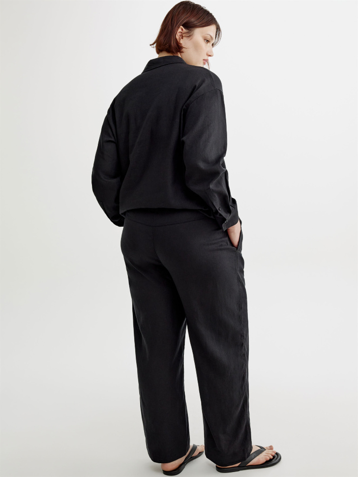 брюки из смесового льна и вискозы от бренда sela вид слева