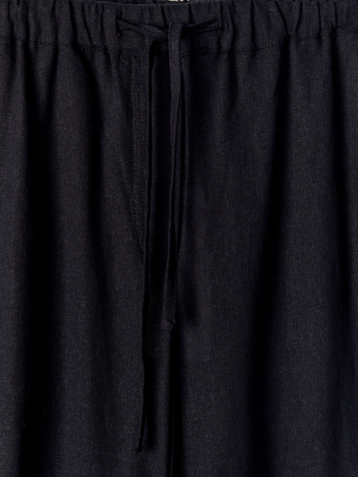 брюки из смесового льна и вискозы по цене 2799 руб вид справа