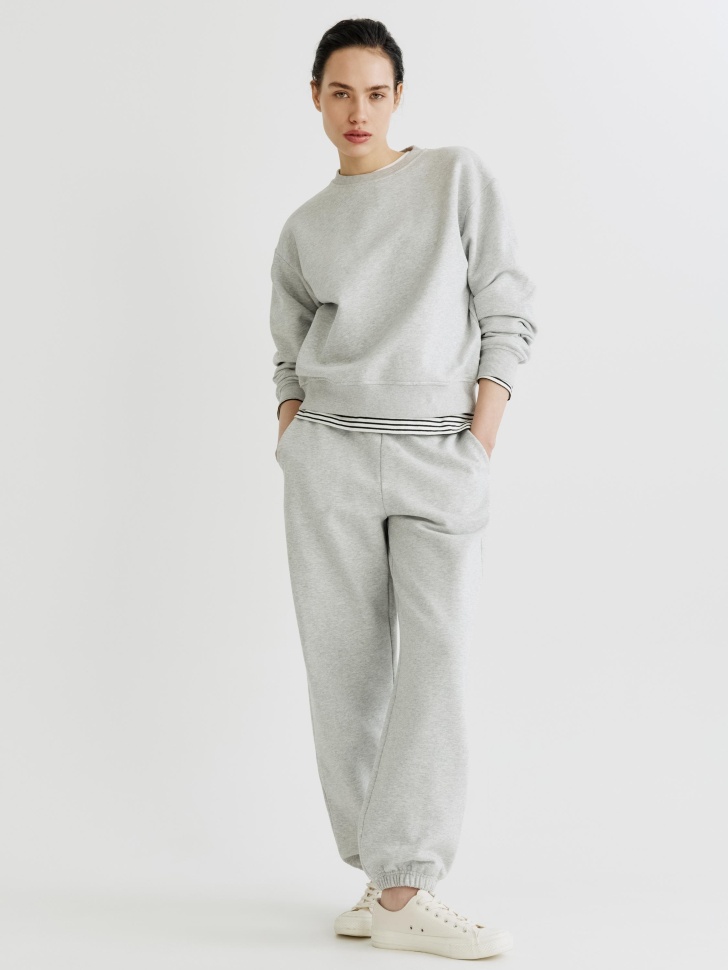 брюки-джоггеры из футера от бренда sela вид слева