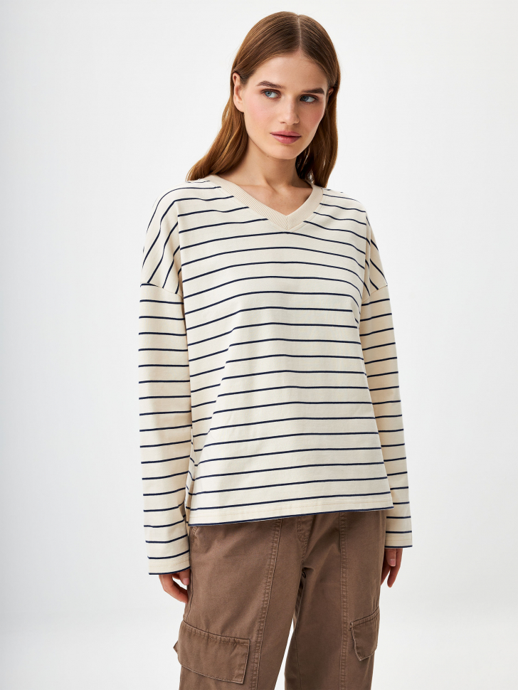 

Лонгслив ANNA OVERSIZE FIT с V-образным вырезом