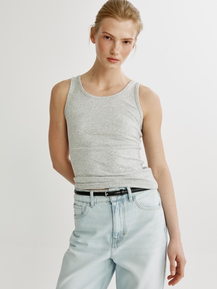 топ приталенный из смесового модала из россии вид сбоку