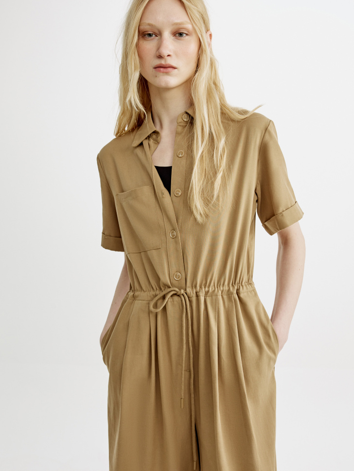 комбинезон из смесового тенселя и хлопка от бренда sela вид слева