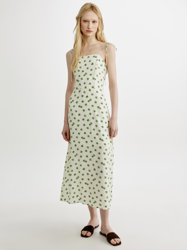 вискозное платье на бретелях с принтом от бренда sela вид слева