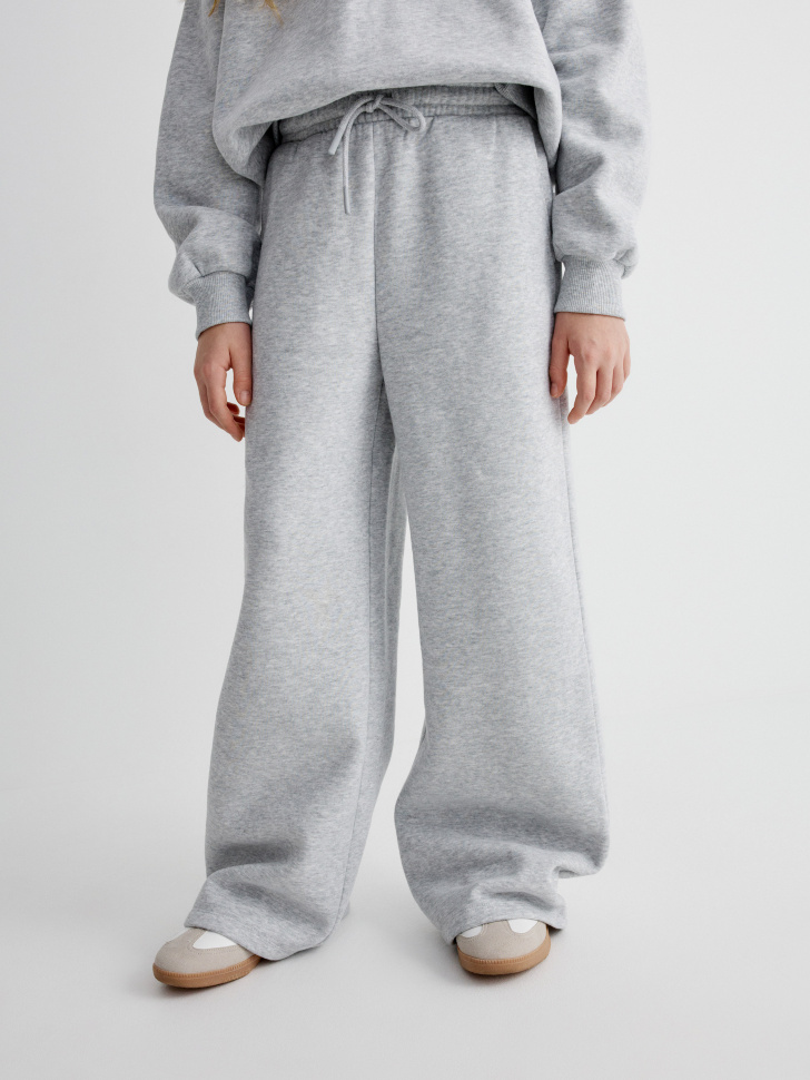 трикотажные широкие брюки для девочек 4610517136398 по акции