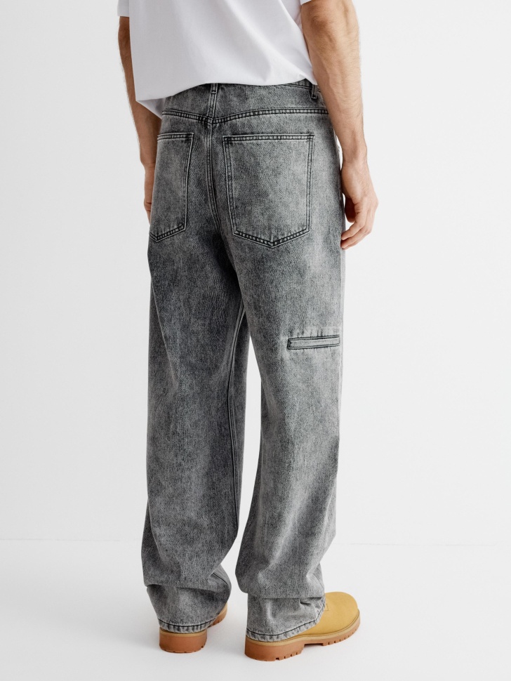 свободные джинсы со стиркой по цене 3999 руб вид справа