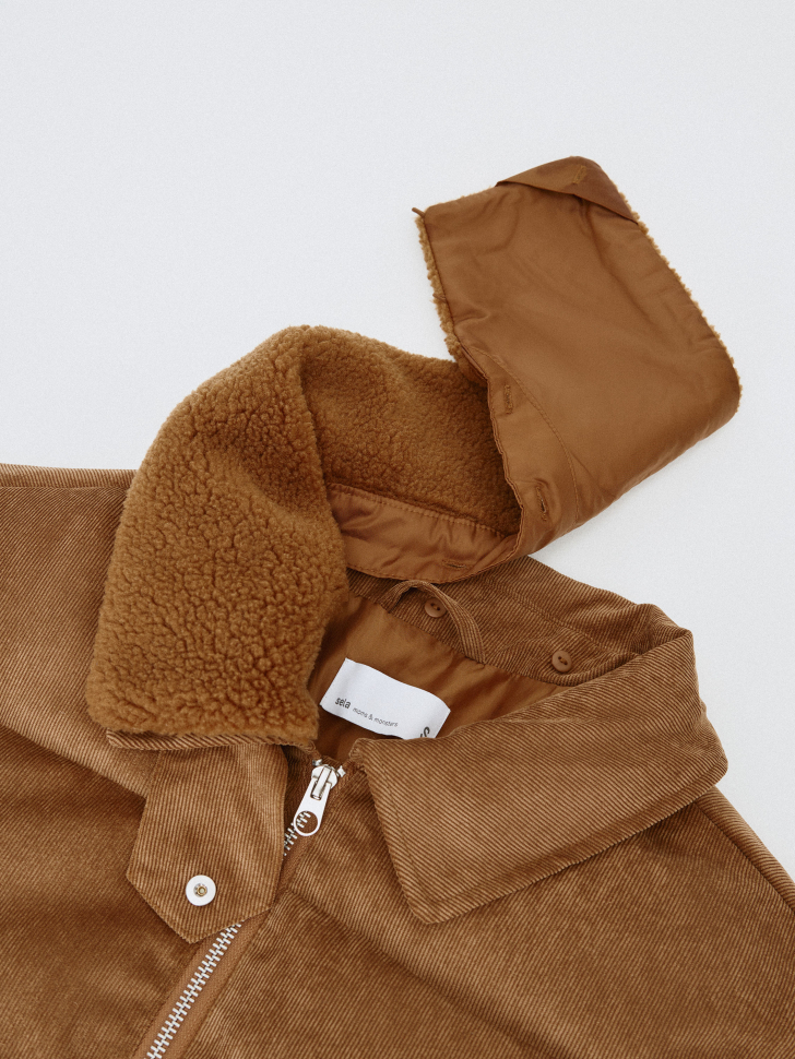 вельветовая куртка с меховым воротником из проверенных материалов спереди