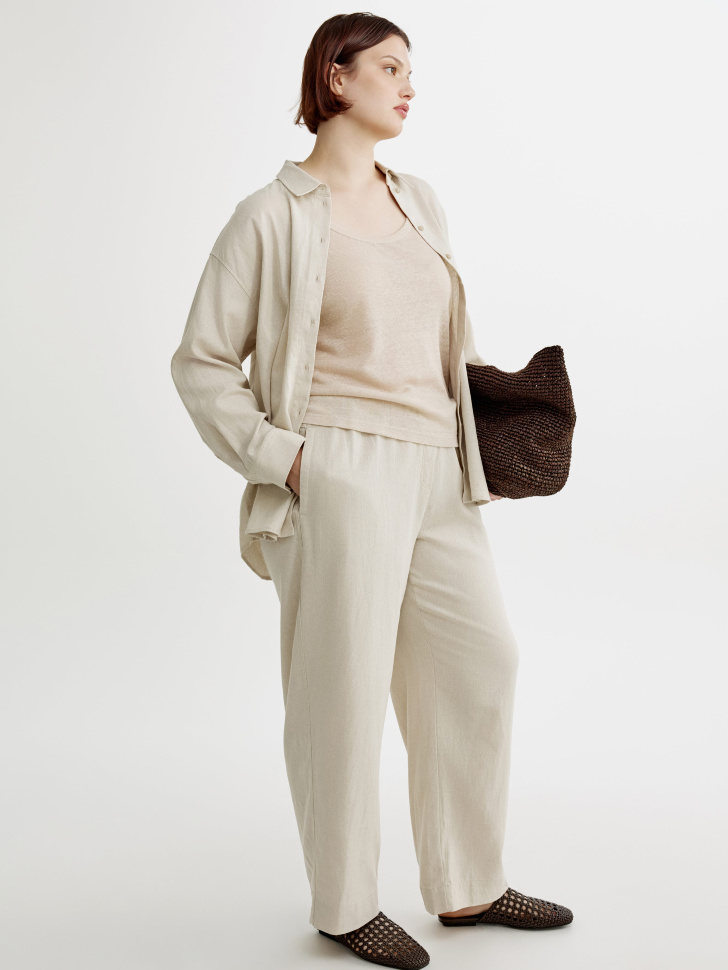 брюки из смесового льна и вискозы от бренда sela вид слева