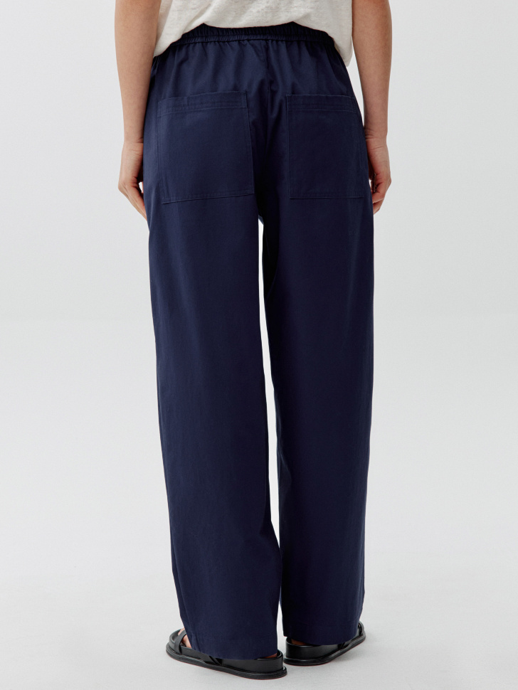 укороченные объемные брюки из хлопка по цене 3799 руб вид справа