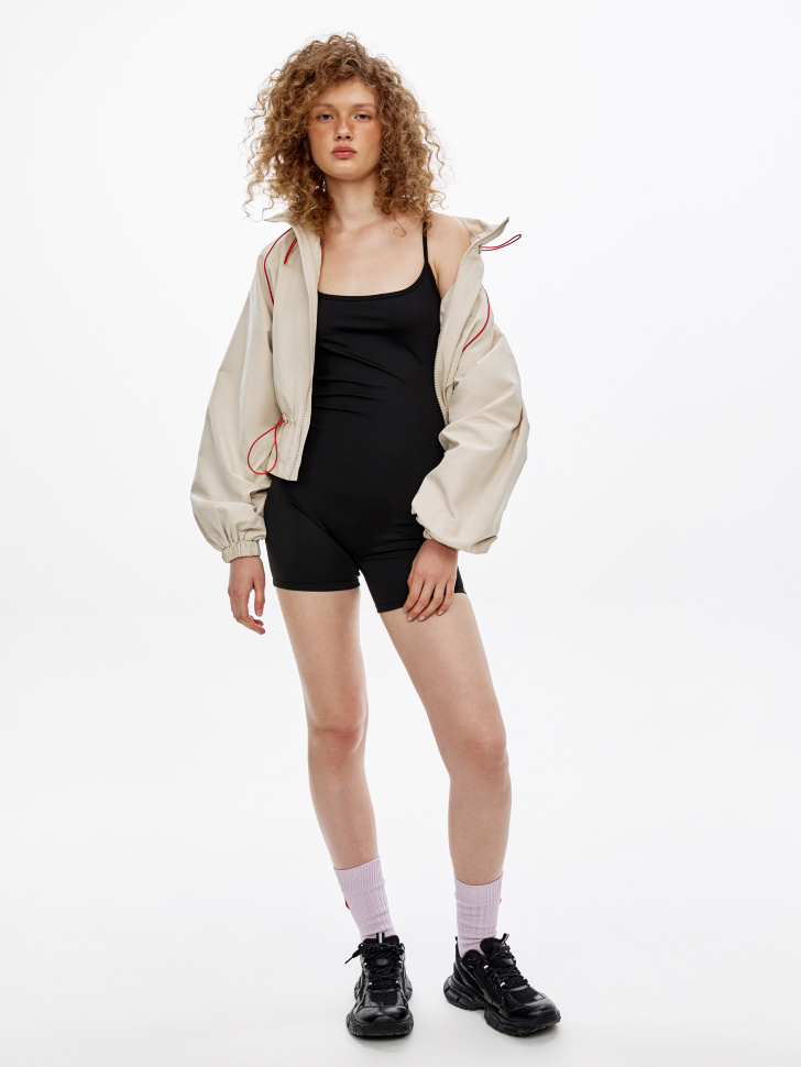 комбинезон спортивный из линейки  young от бренда sela вид слева