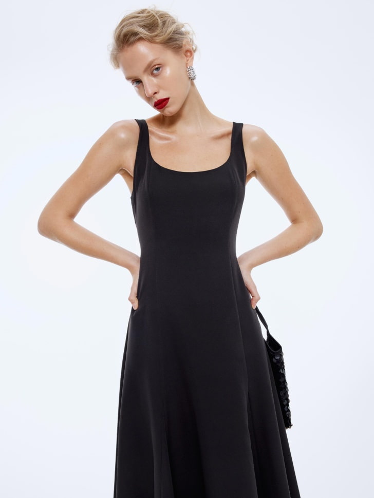 платье миди на бретелях 4610517020338 по акции