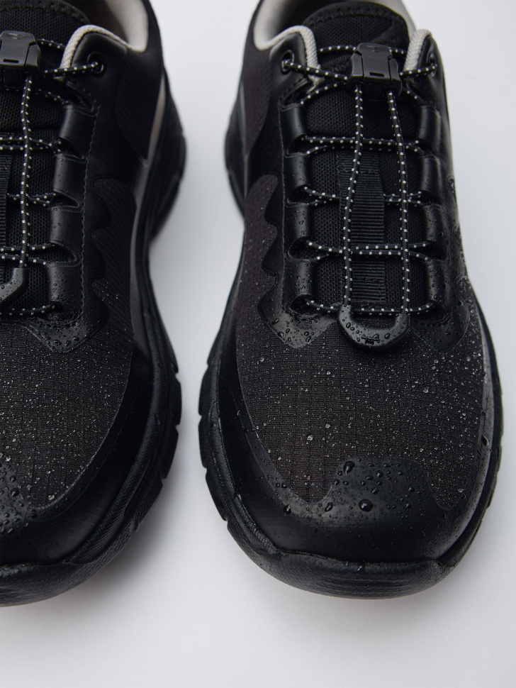 кроссовки-хайкеры по цене 6999 руб вид справа