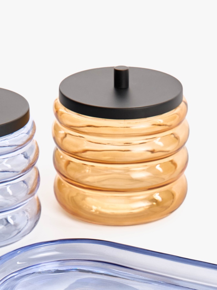 банка для хранения в ванной из стекла от бренда sela вид слева