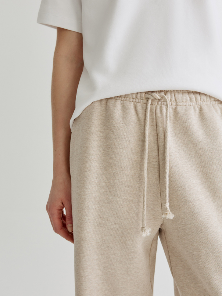 брюки-джоггеры из футера из россии вид сбоку