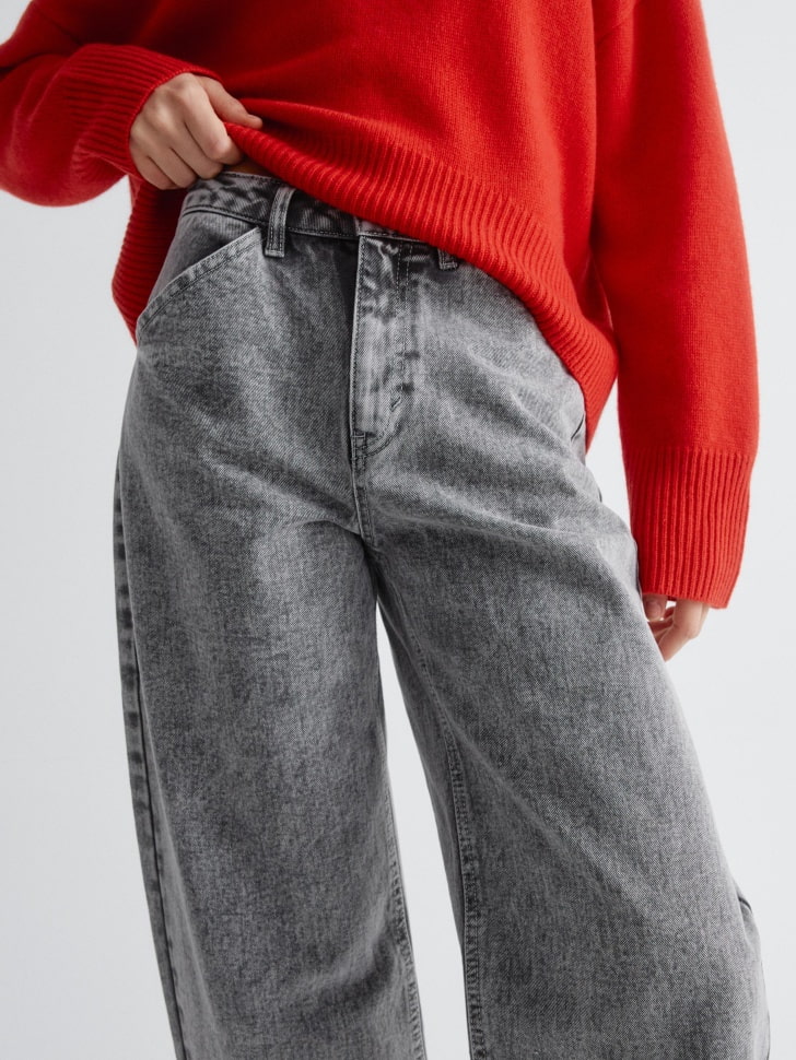 укороченные джинсы slouchy из россии вид сбоку