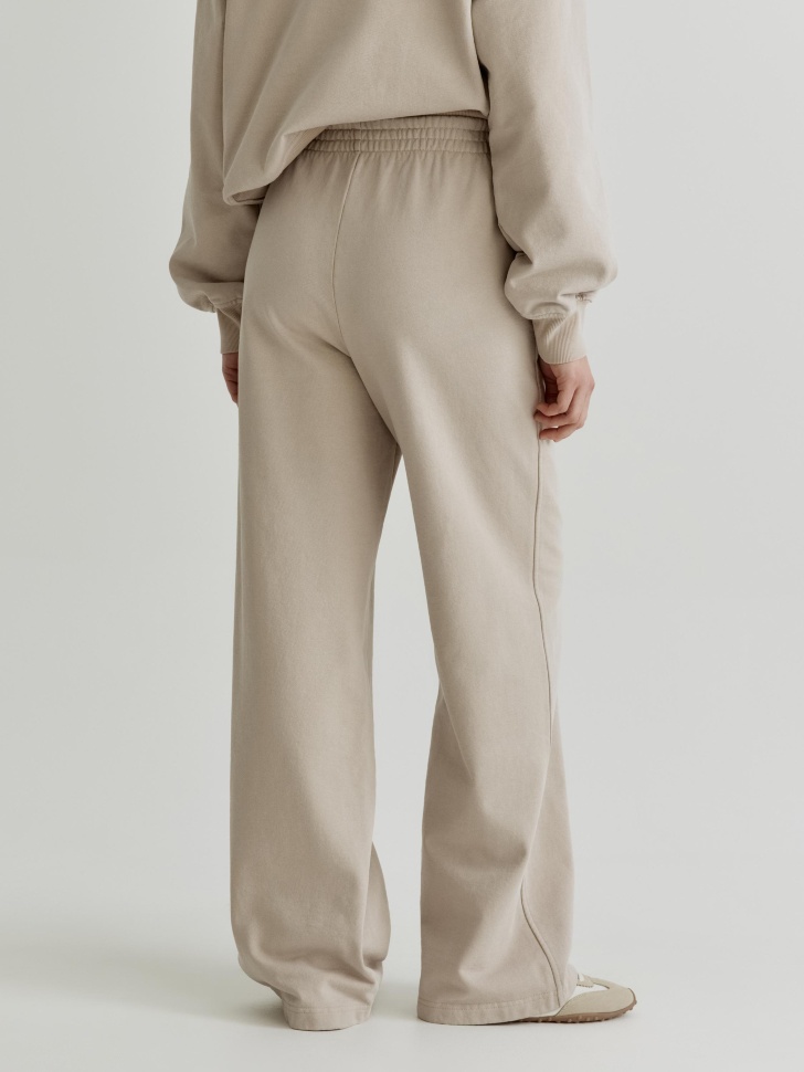 прямые брюки из футера по цене 3299 руб вид справа