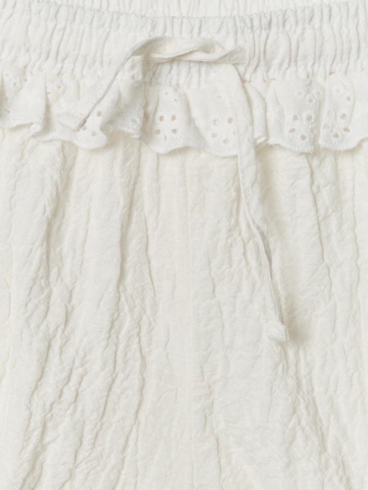 белые шорты-баллон для девочек из россии вид сбоку