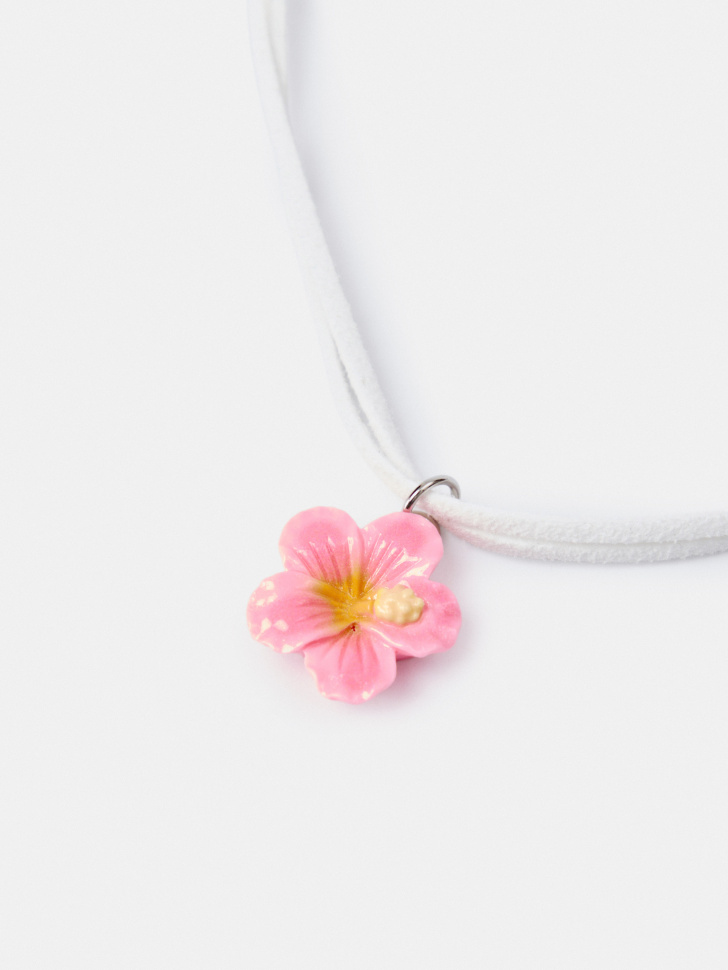 колье с подвеской для девочек от бренда sela вид слева