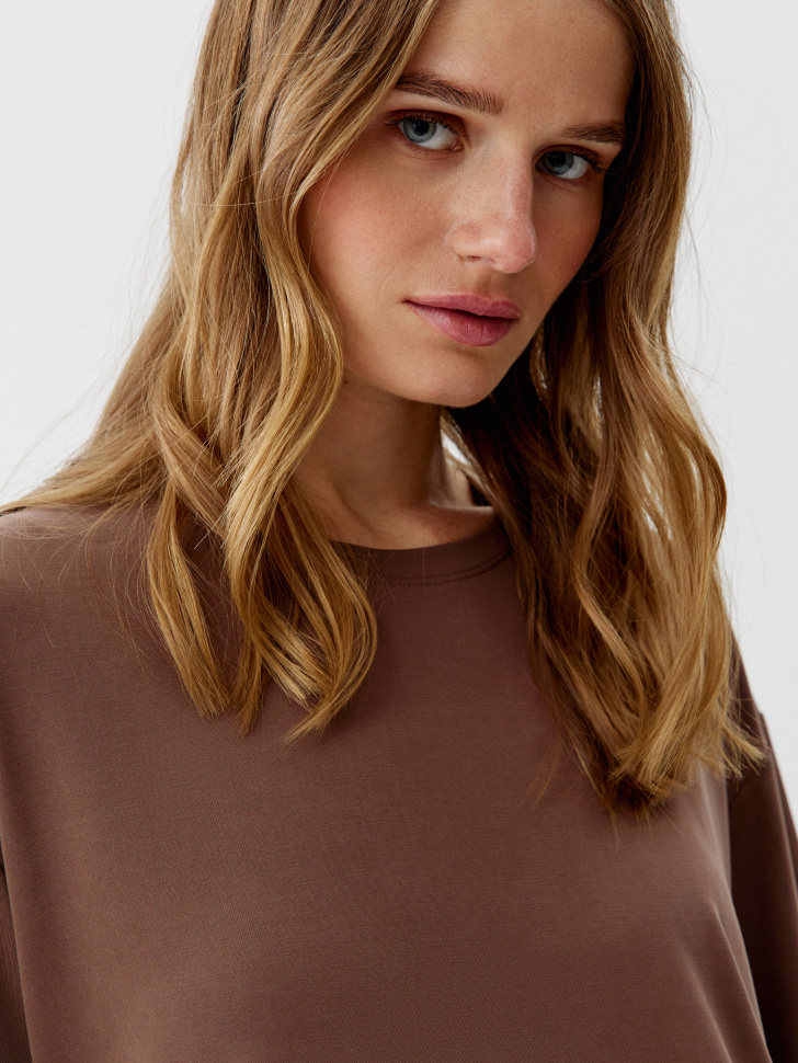 футболка оверсайз из смесовой вискозы из россии вид сбоку