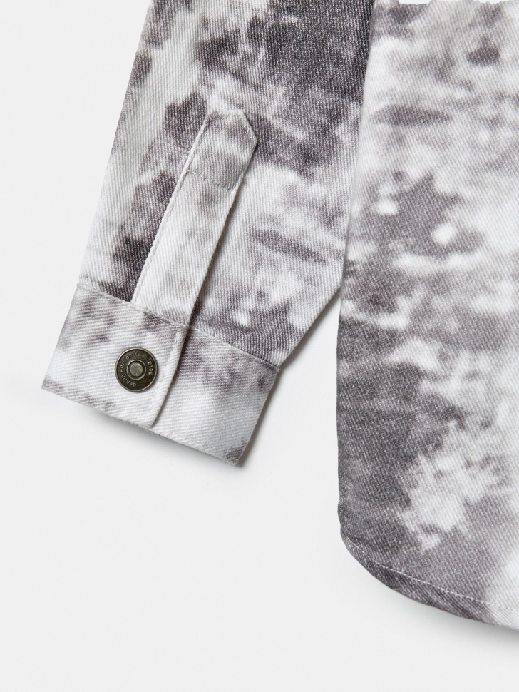 джинсовая рубашка с принтом для мальчиков по цене 2499 руб вид справа