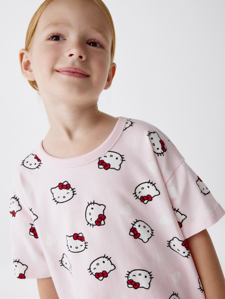 Пижама с принтом Hello Kitty для девочек. Фото №4