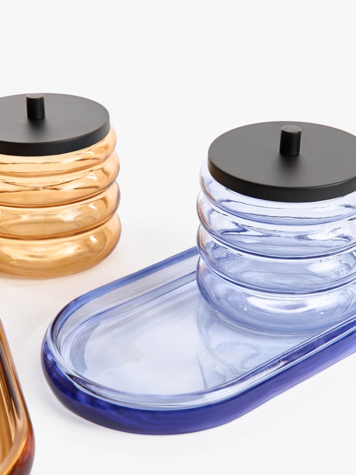 банка для хранения в ванной из стекла от бренда sela вид слева