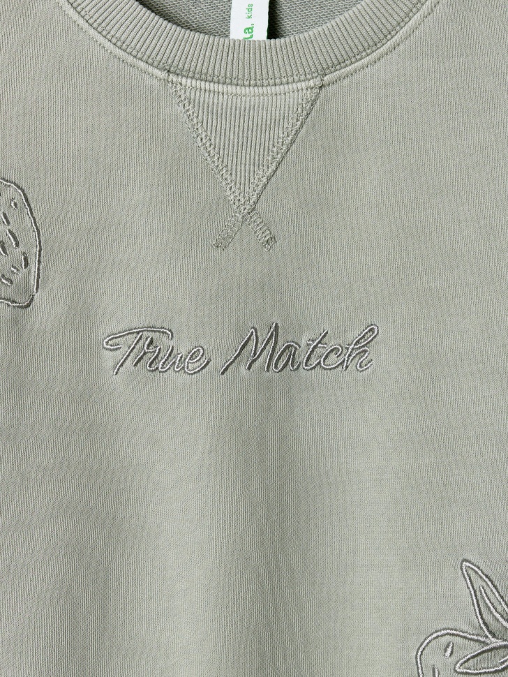 укороченный свитшот с вышивкой для девочек из россии вид сбоку